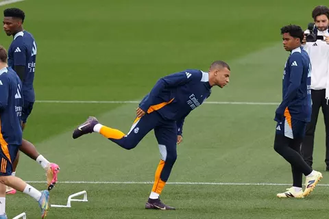  ماركا: مبابي جاهز لكلاسيكو برشلونة في نهائي كأس ملك إسبانيا